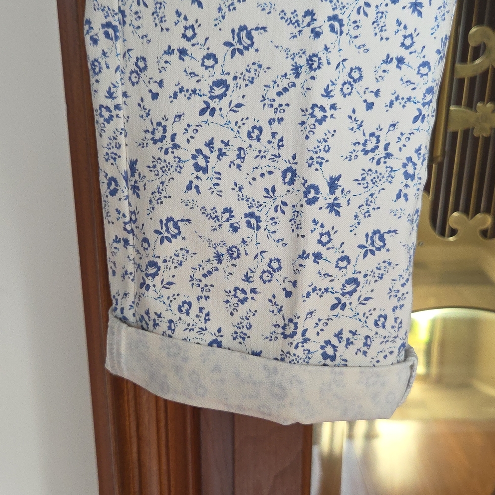 Stretch Cuff Capri - Picture 4 of 7